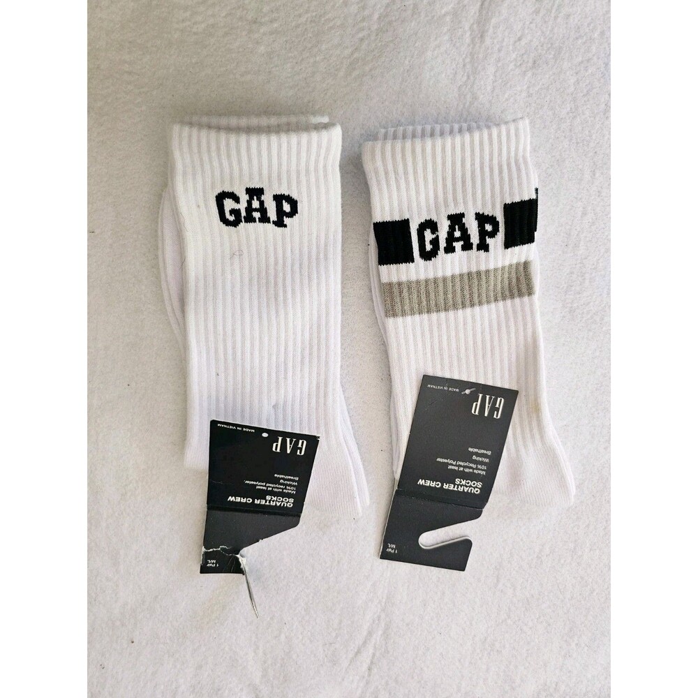 Gap Socks Men's 2 pair White Quarter Crew Socks Size Medium / Large